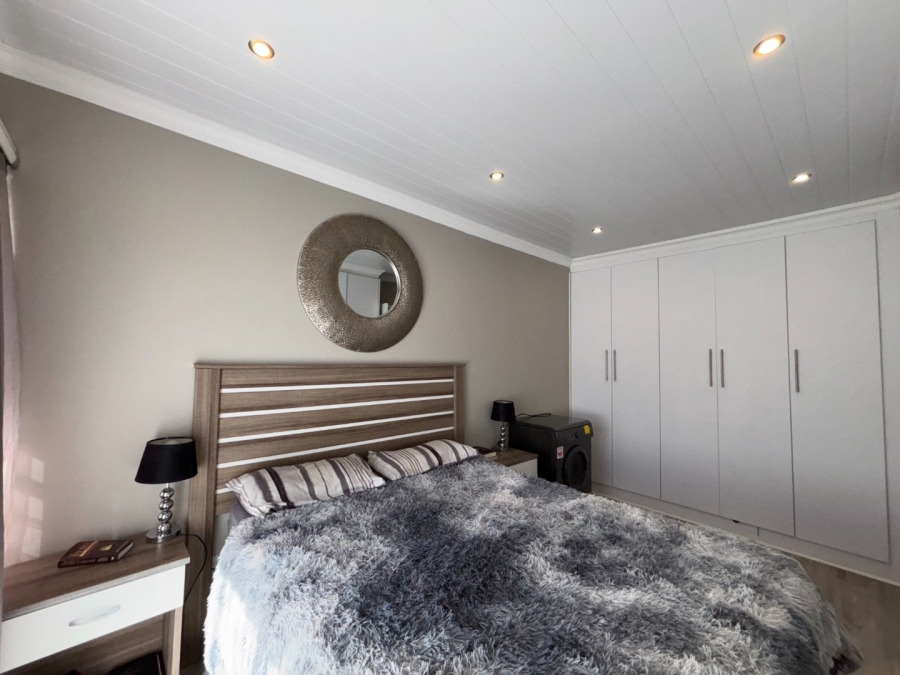 2 Bedroom Property for Sale in Pellissier Free State
